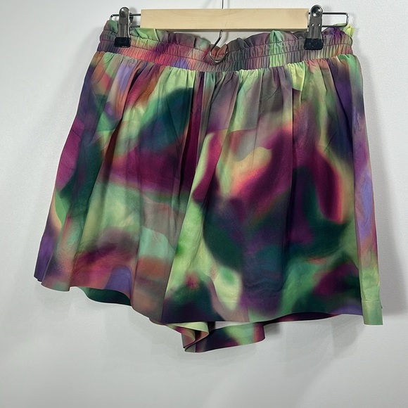 Athleta + Alicia Keys Enlighten Up Flutter Short abstract multicolor size small. - Picture 6 of 11